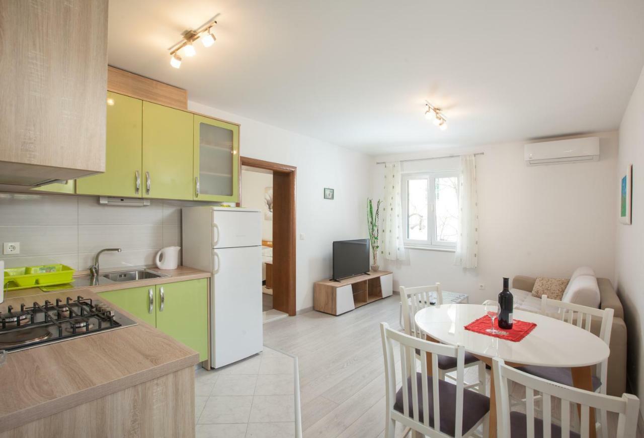 Apartments Turtle Gardens Makarska Exterior foto