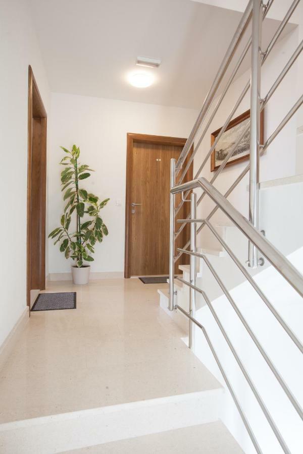 Apartments Turtle Gardens Makarska Exterior foto